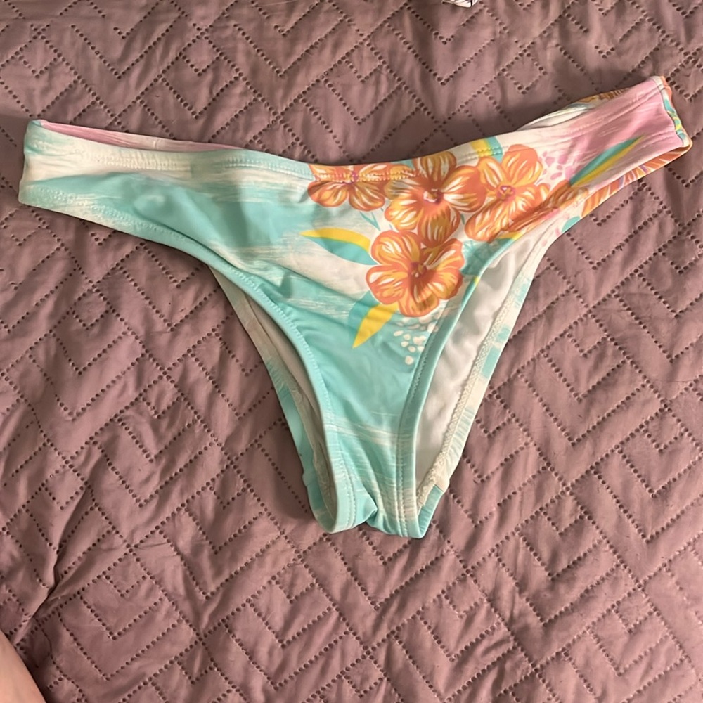Pastel Floral bathing suit bottoms NWOT